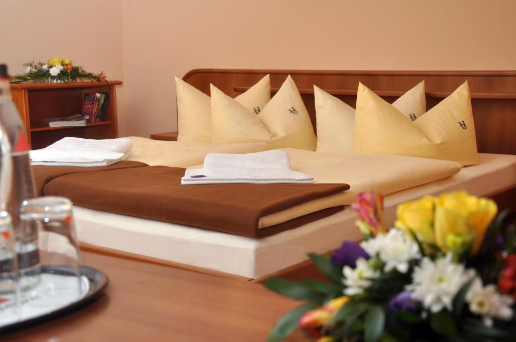 Rennsteighotel Herrnberger Hof Neuhaus am Rennweg Kamer foto