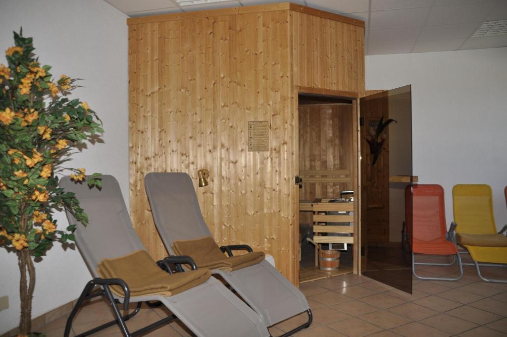 Rennsteighotel Herrnberger Hof Neuhaus am Rennweg Buitenkant foto