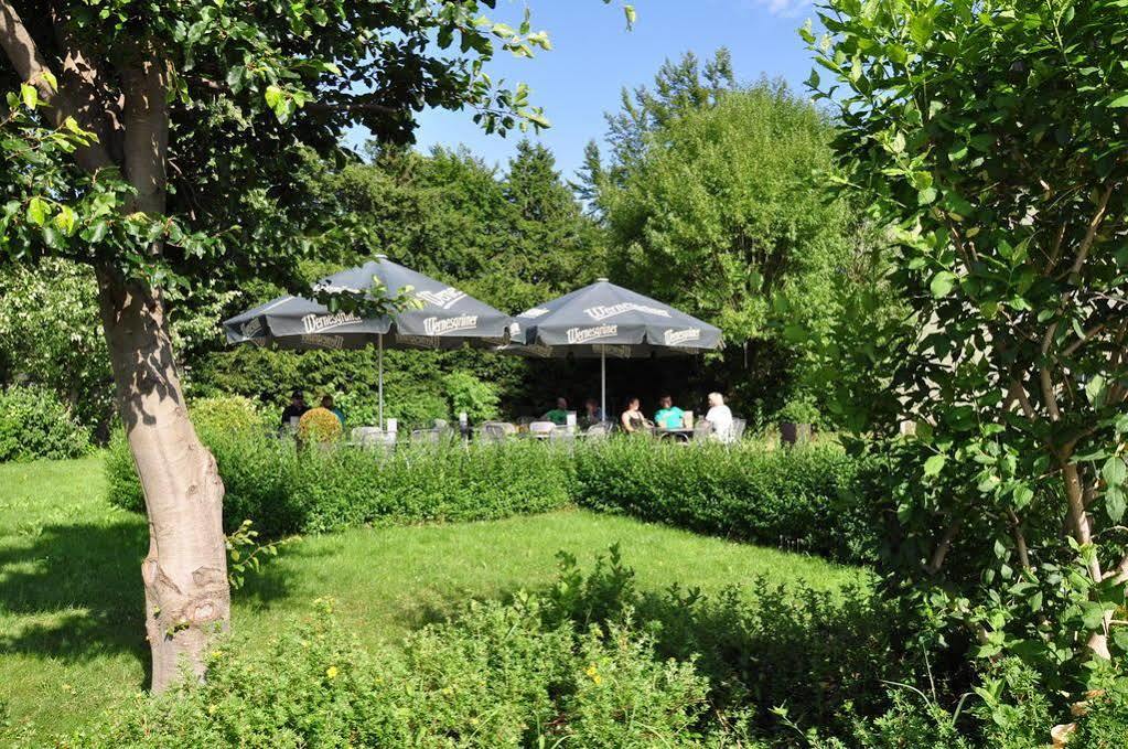 Rennsteighotel Herrnberger Hof Neuhaus am Rennweg Buitenkant foto